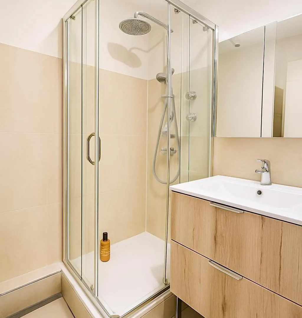 Cannes Marina, Studio Vue Port Avec Piscine Et Parking Prive Mandelieu-la-Napoule 0*,  France